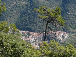 Xtrallusion photo library of independent, self-guided walking and sightseeing holidays in Italy. Pictures, images, photos and photographs taken along the way of this 1-day walking itinerary, to give you a visual impression of the day's walk.